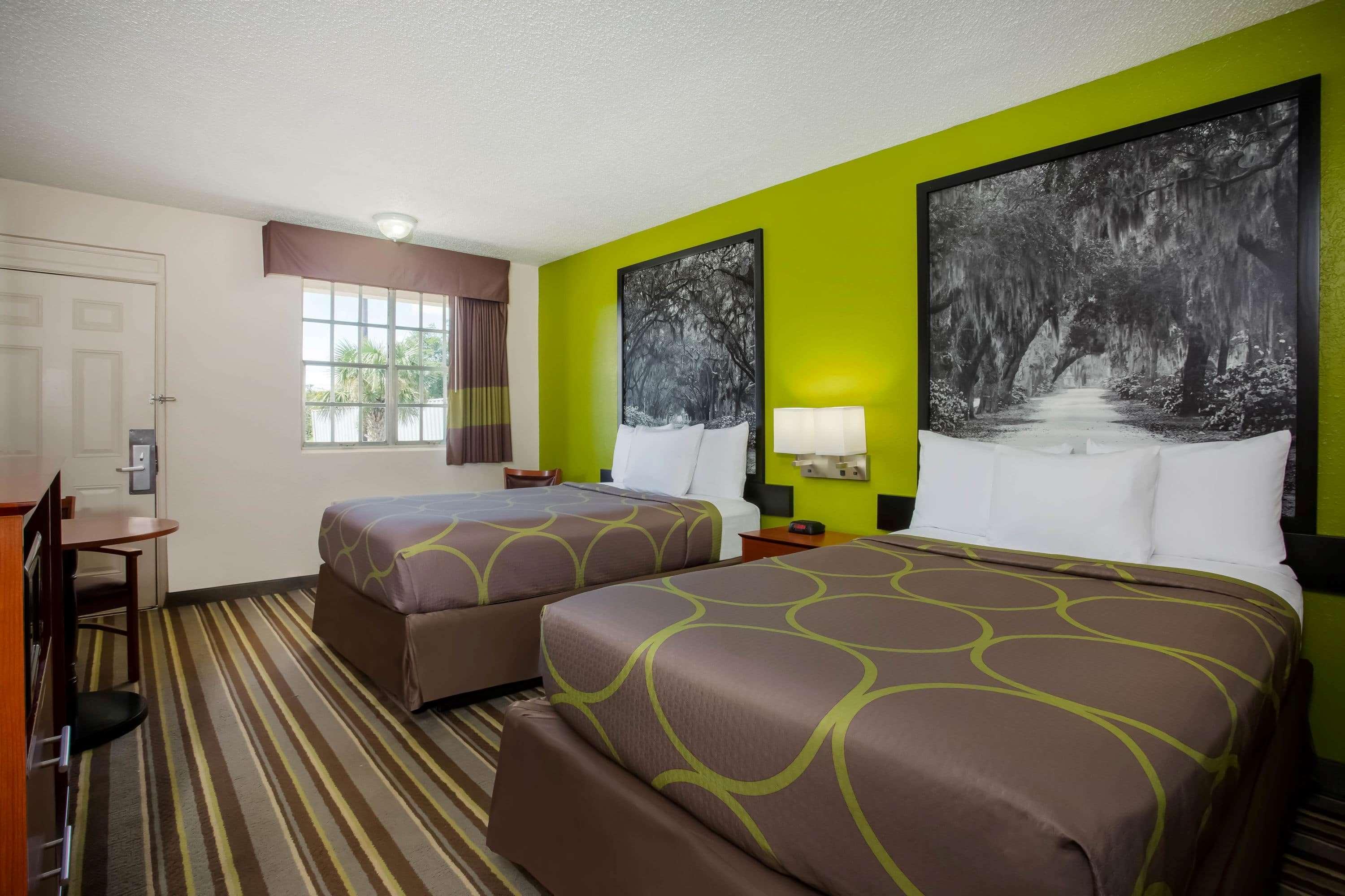 Super 8 By Wyndham Lake City Buitenkant foto