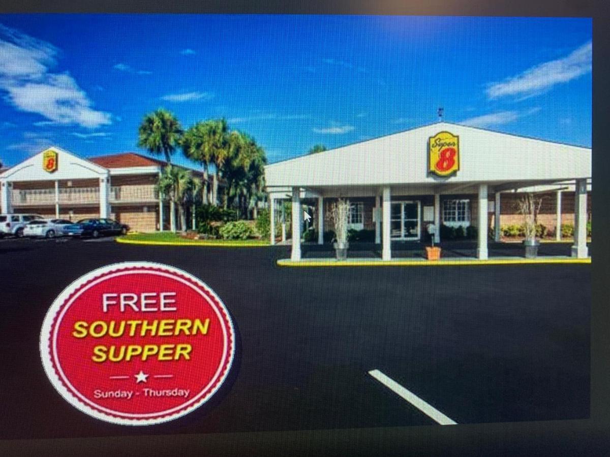Super 8 By Wyndham Lake City Buitenkant foto